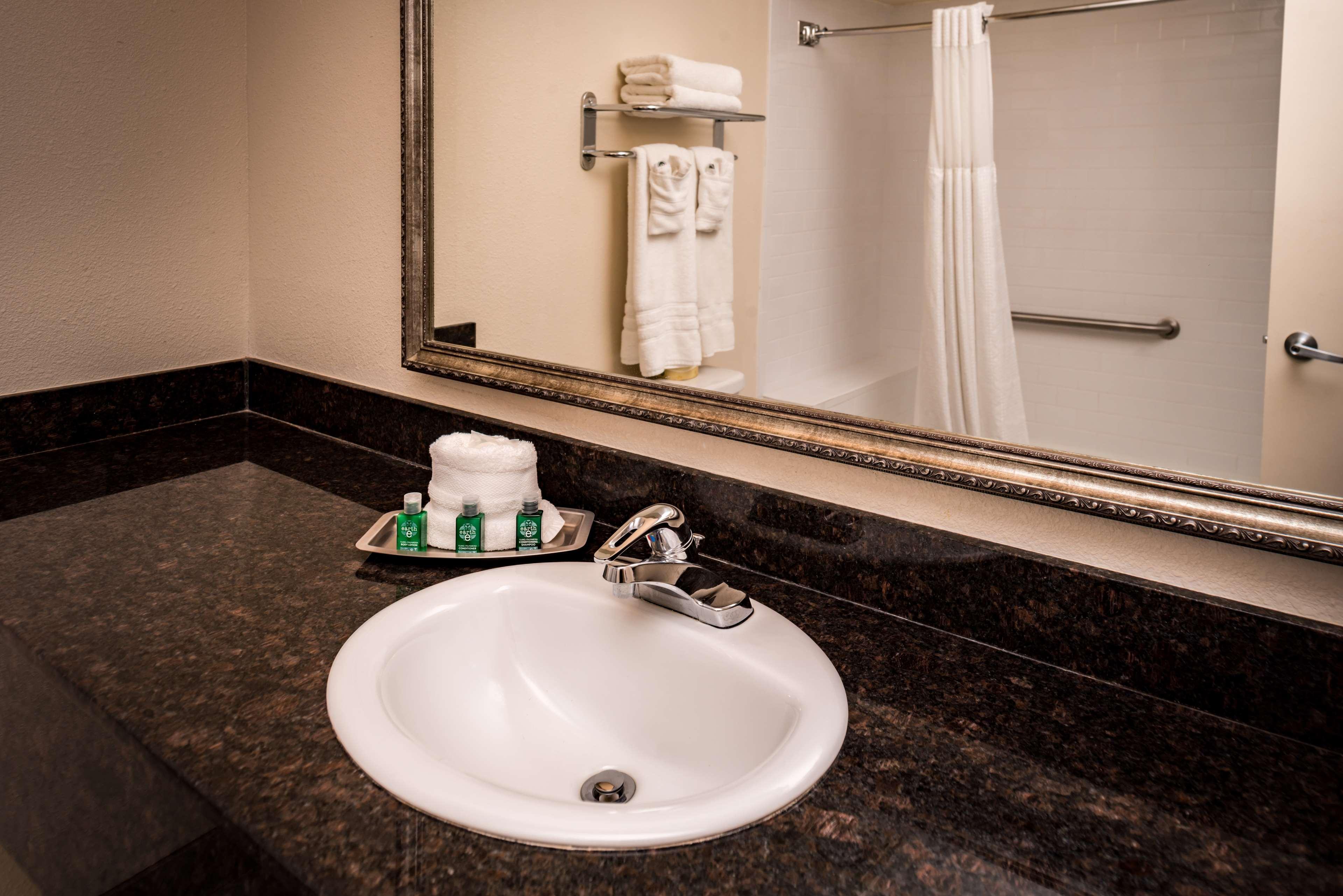 Best Western Airport Albuquerque Innsuites Hotel & Suites Ngoại thất bức ảnh